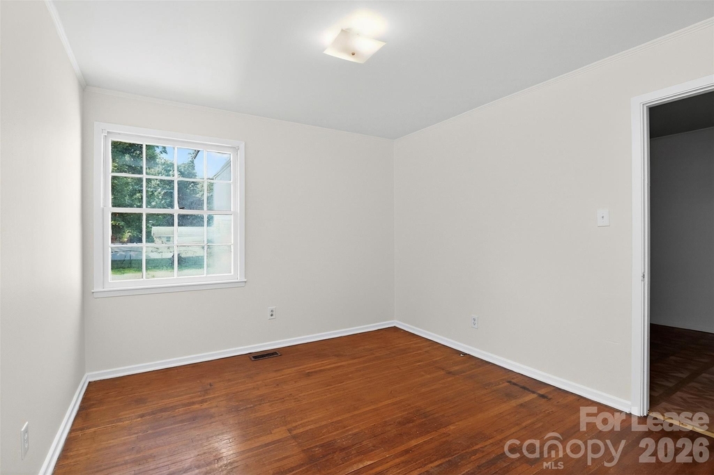 1813 Lasalle Street - Photo 6
