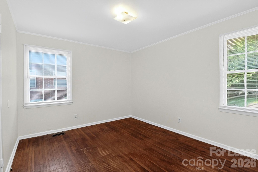 1813 Lasalle Street - Photo 8