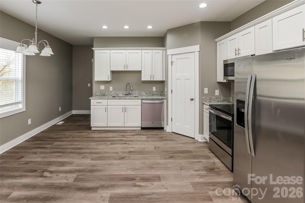 154 Mckinnon Avenue Ne - Photo 2