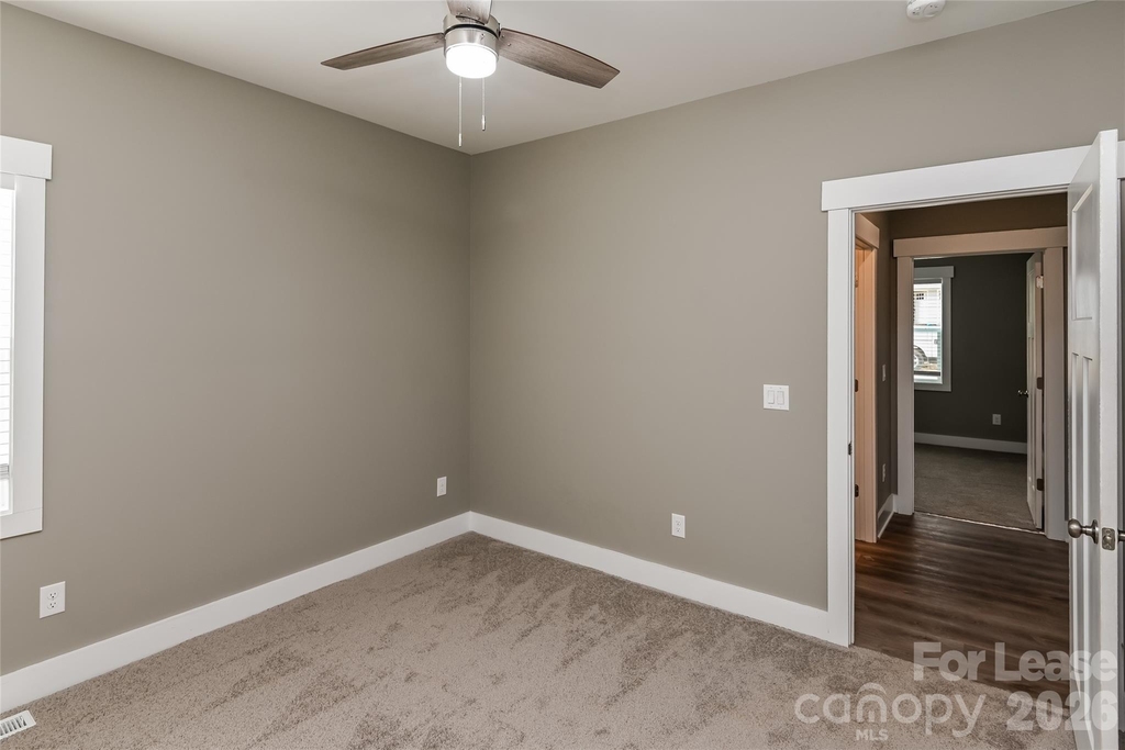 154 Mckinnon Avenue Ne - Photo 11
