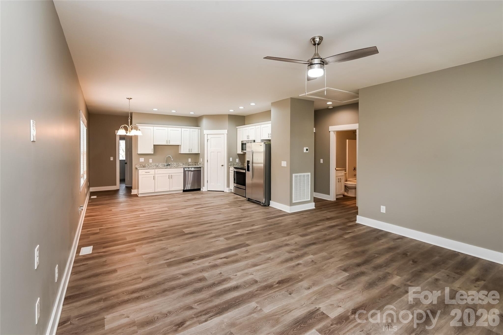 154 Mckinnon Avenue Ne - Photo 4