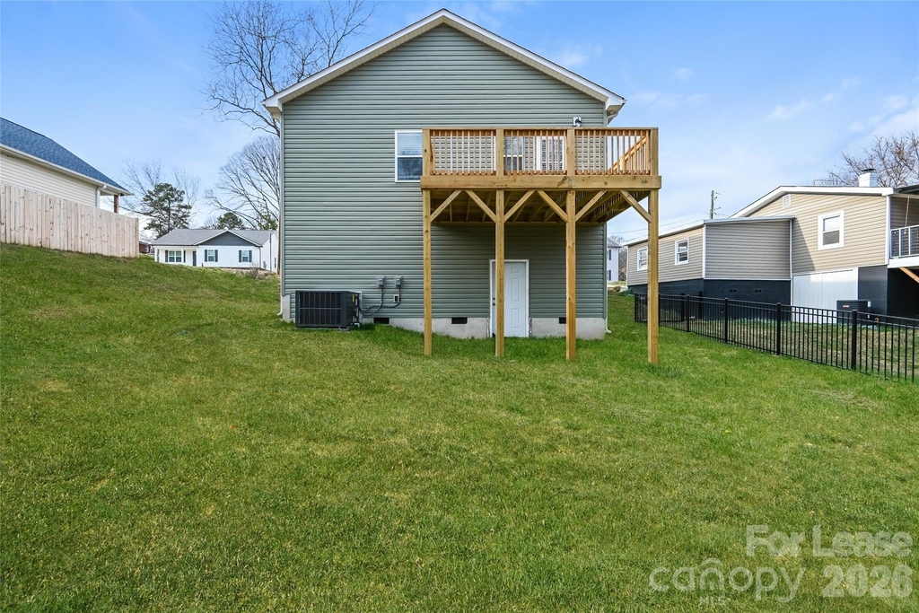 154 Mckinnon Avenue Ne - Photo 14