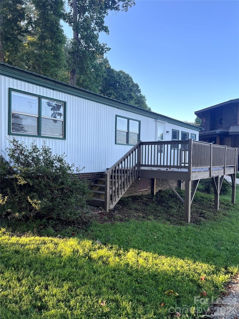 6950 Ingleside Drive - Photo 1