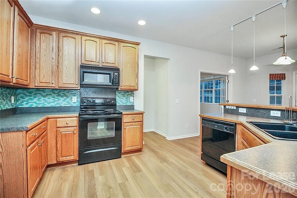 10938 Sedgemoor Lane - Photo 11
