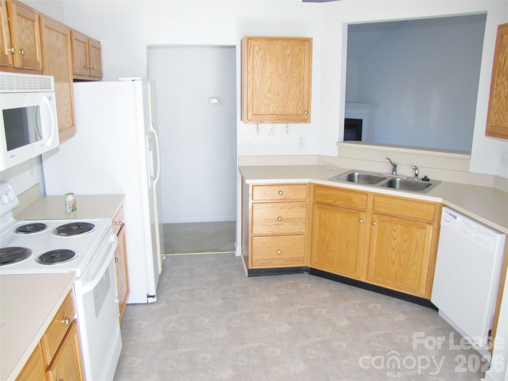 2910 Bridgeville Lane - Photo 2