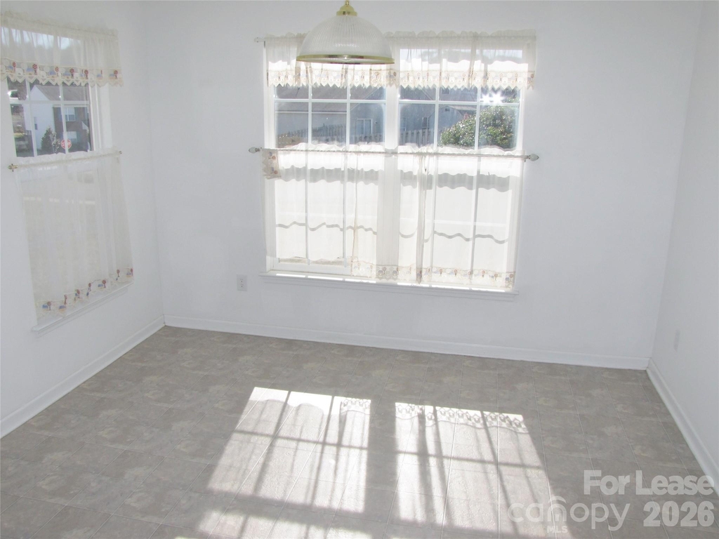 2910 Bridgeville Lane - Photo 3
