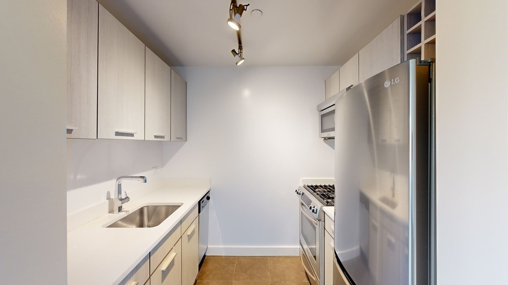 808 Columbus Ave - Photo 1