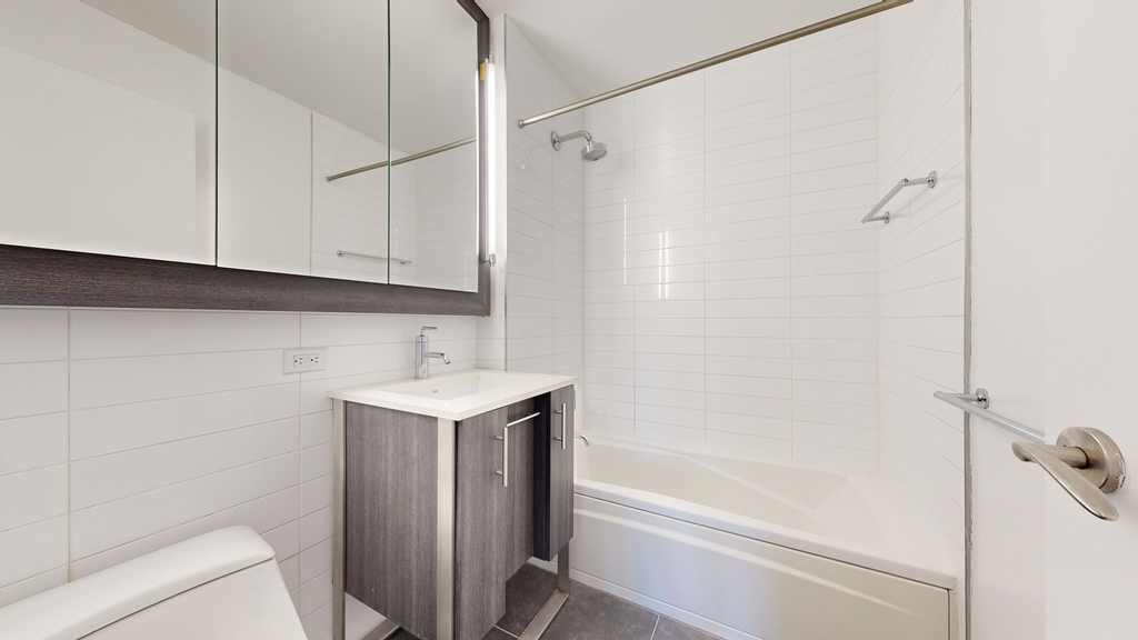 808 Columbus Ave - Photo 3