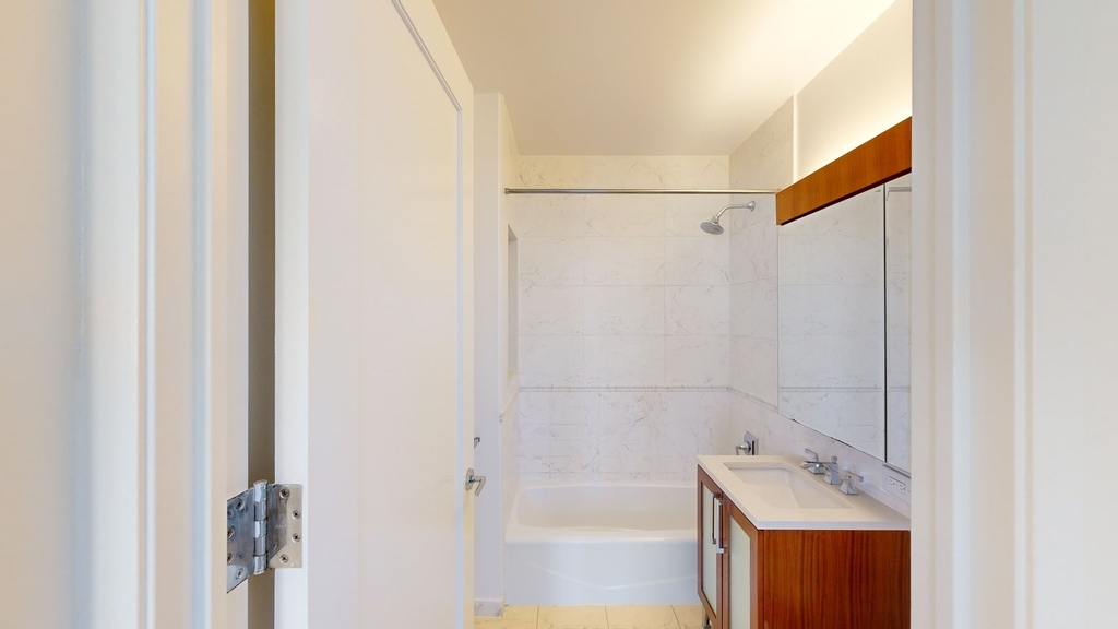 808 Columbus Ave - Photo 3