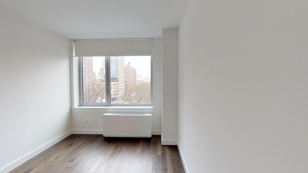 801 Amsterdam Ave - Photo 4