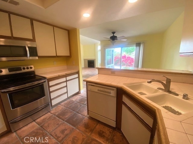 156 Stanford Court - Photo 6