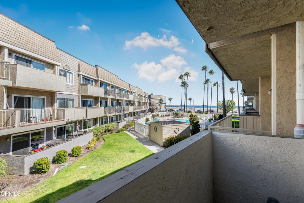 304 E Surfside Drive - Photo 18
