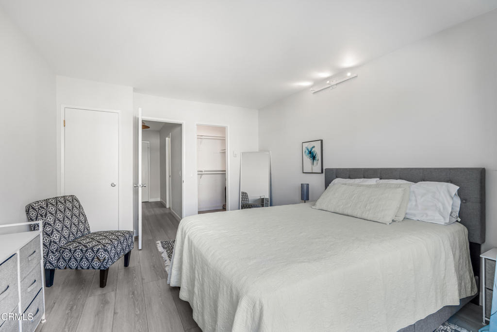 304 E Surfside Drive - Photo 15
