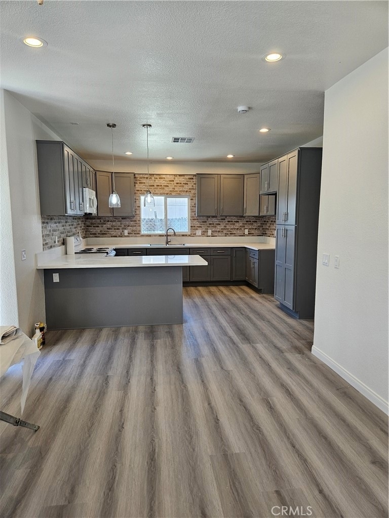 710 E. Whittier Ave - Photo 2