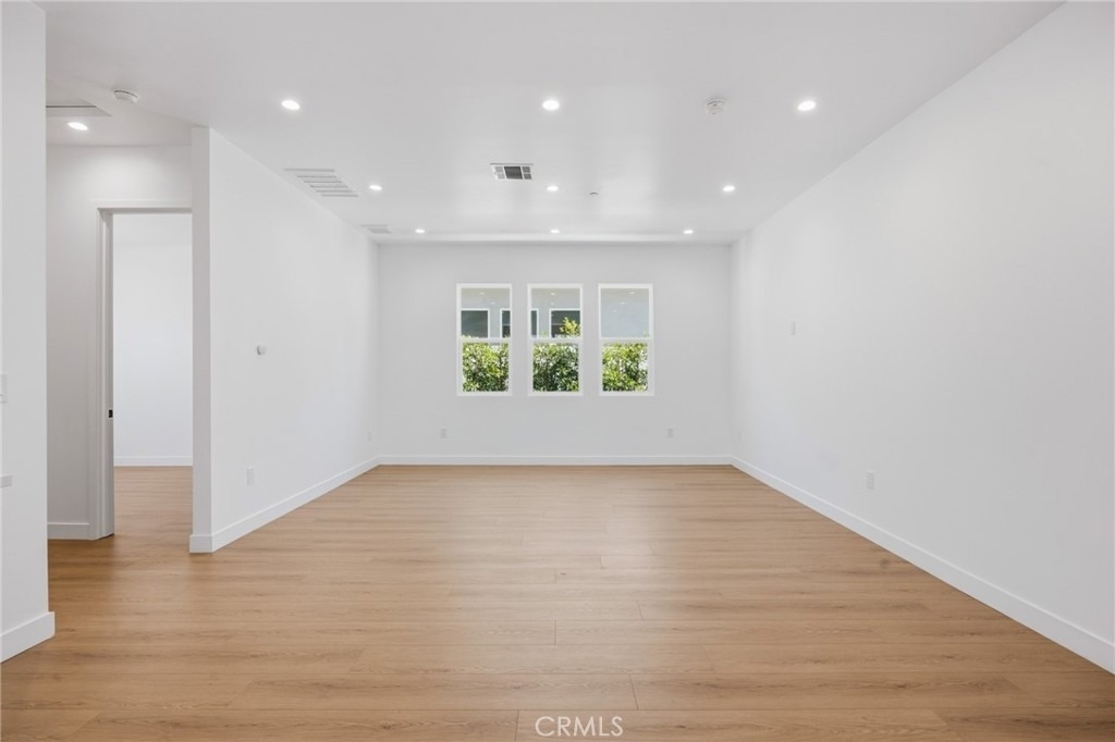 7645 Melvin Avenue - Photo 3