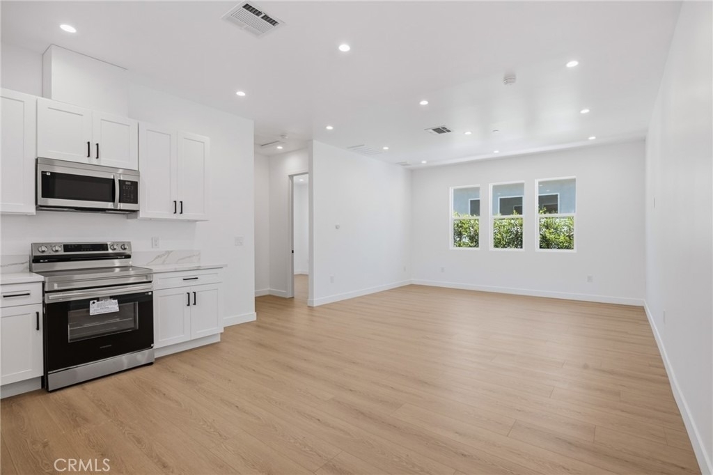 7645 Melvin Avenue - Photo 2