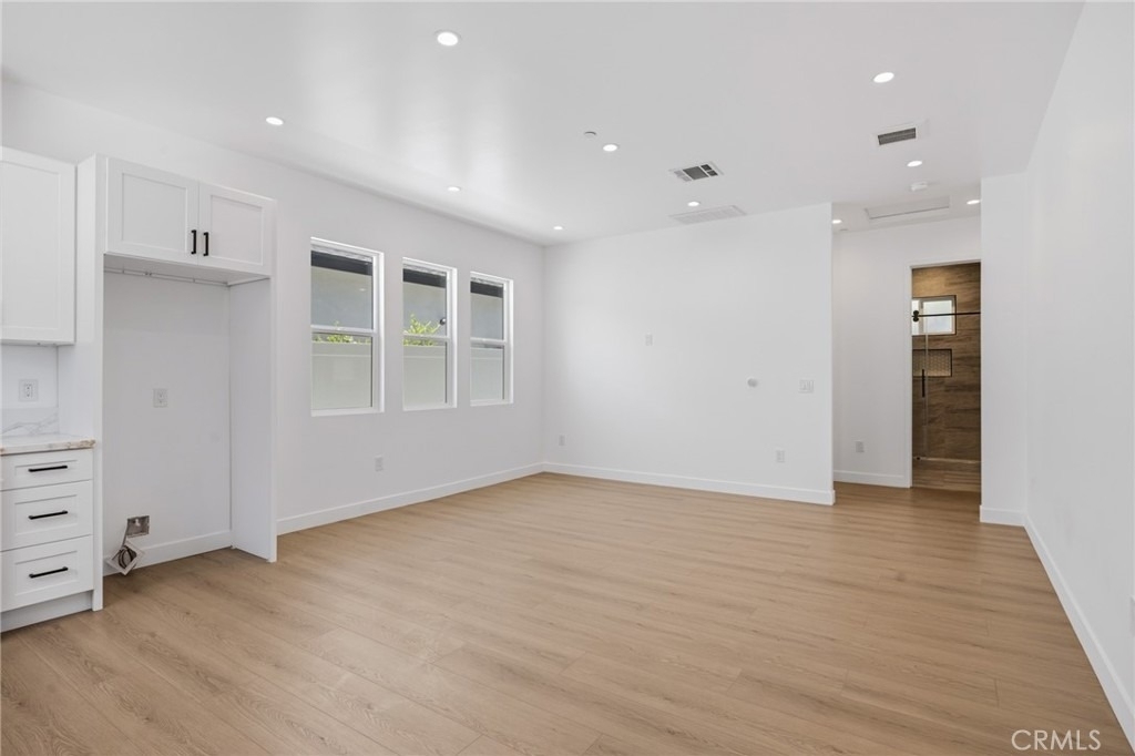 7649 Melvin Avenue - Photo 5
