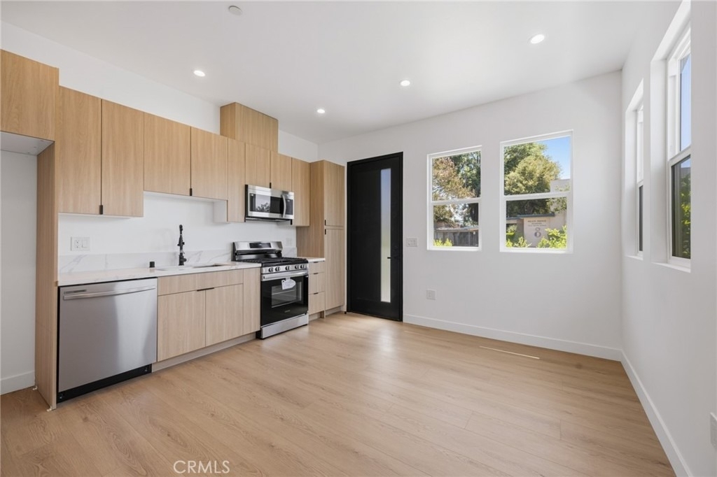 7647 1/2 Melvin Avenue - Photo 7