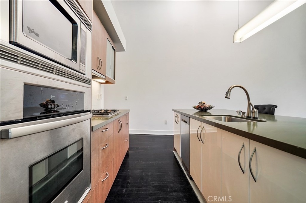 12837 Moorpark Street - Photo 6