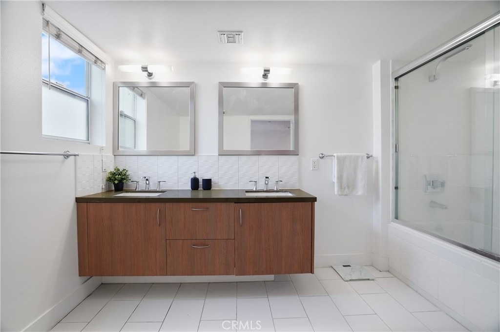 12837 Moorpark Street - Photo 11