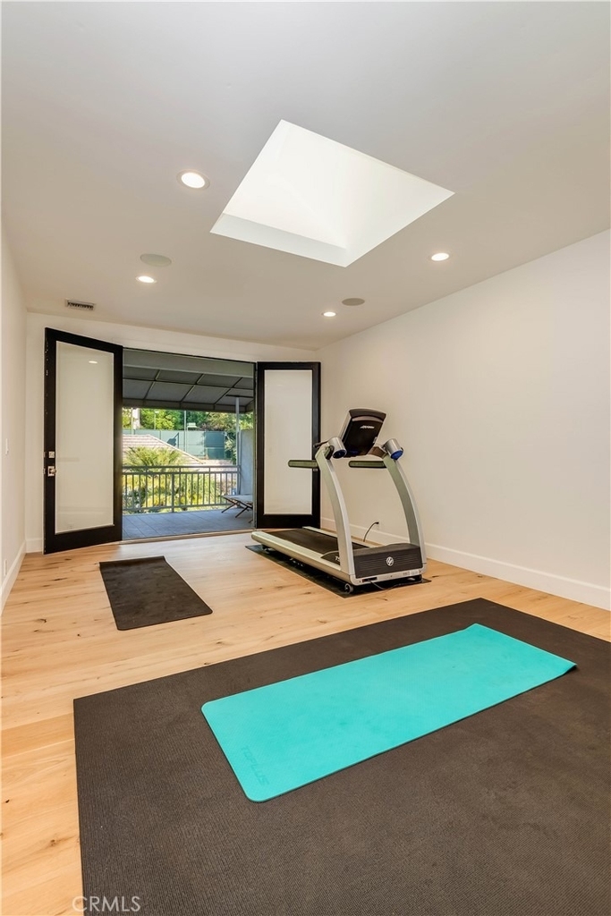 4550 Encino Avenue - Photo 16