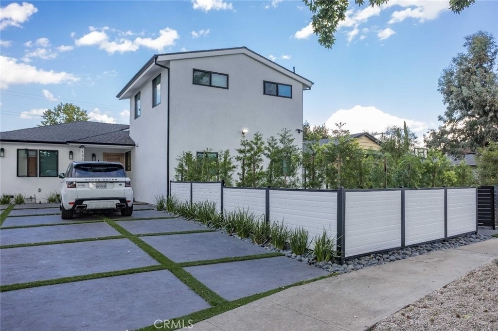 13355 Debby St - Photo 0