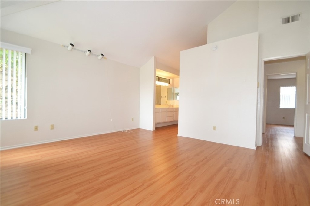 2595 Plaza Del Amo - Photo 11