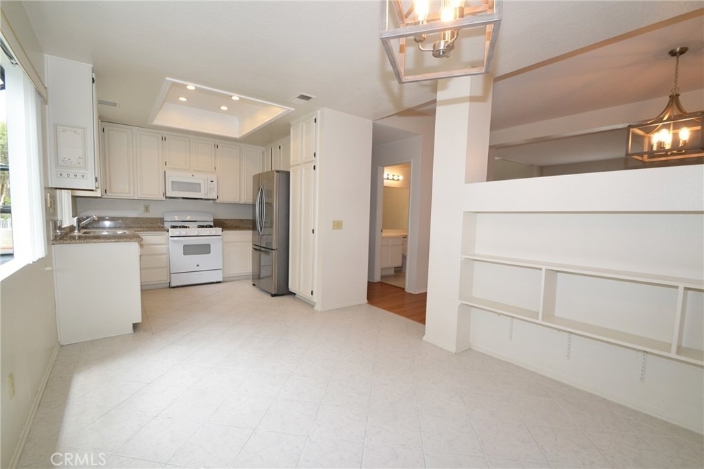 2595 Plaza Del Amo - Photo 5