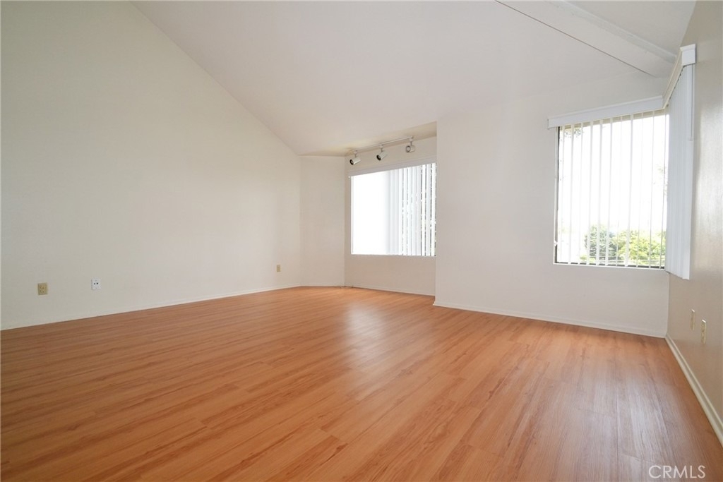 2595 Plaza Del Amo - Photo 10