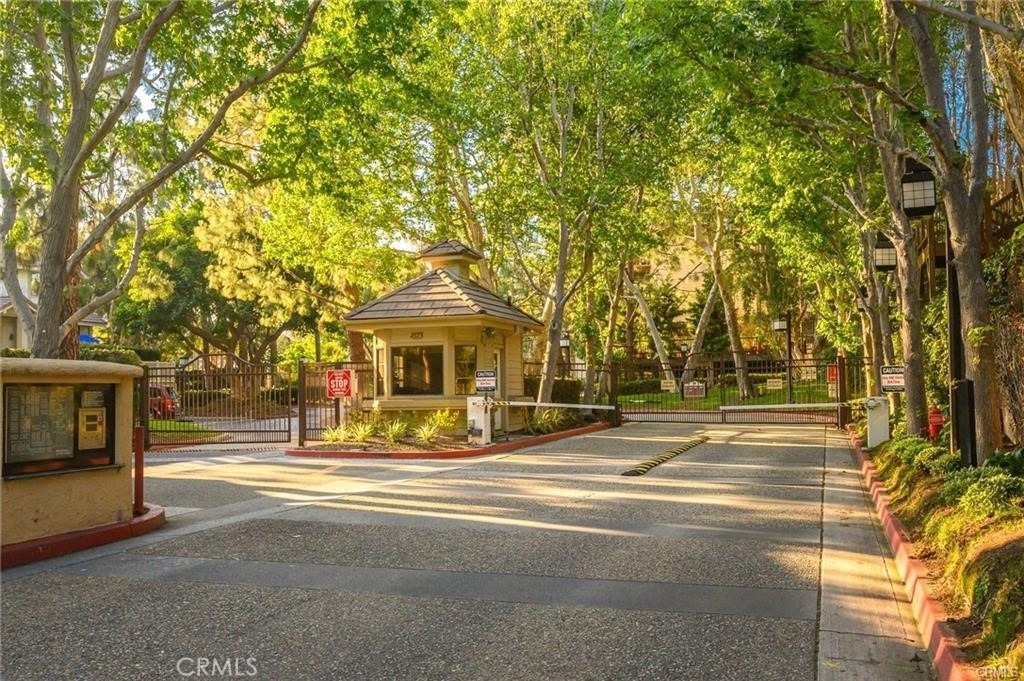 2595 Plaza Del Amo - Photo 20