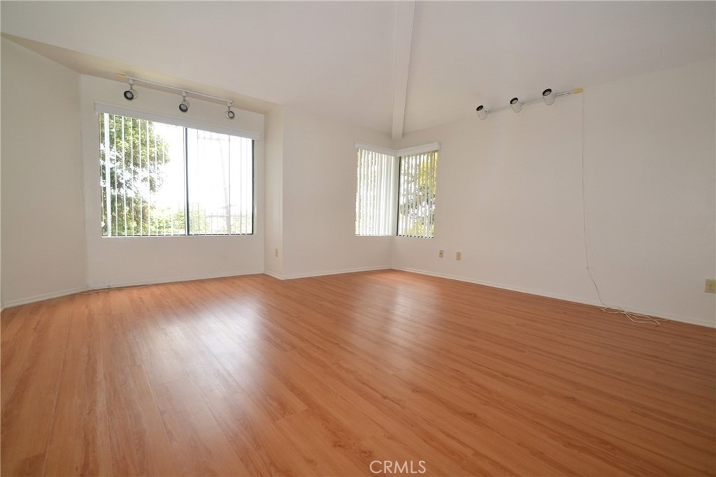 2595 Plaza Del Amo - Photo 9