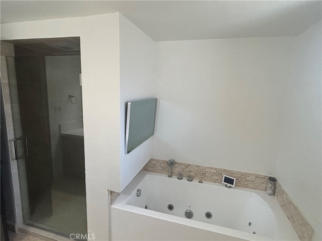 5726 Newlin - Photo 11