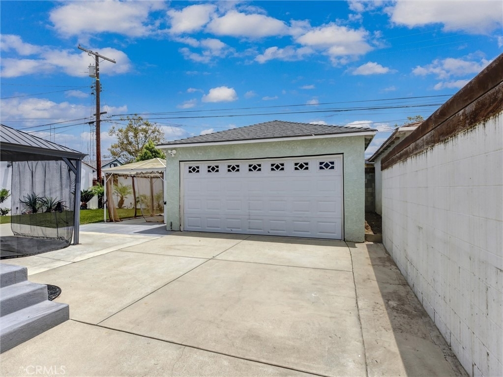 4350 Carfax - Photo 2