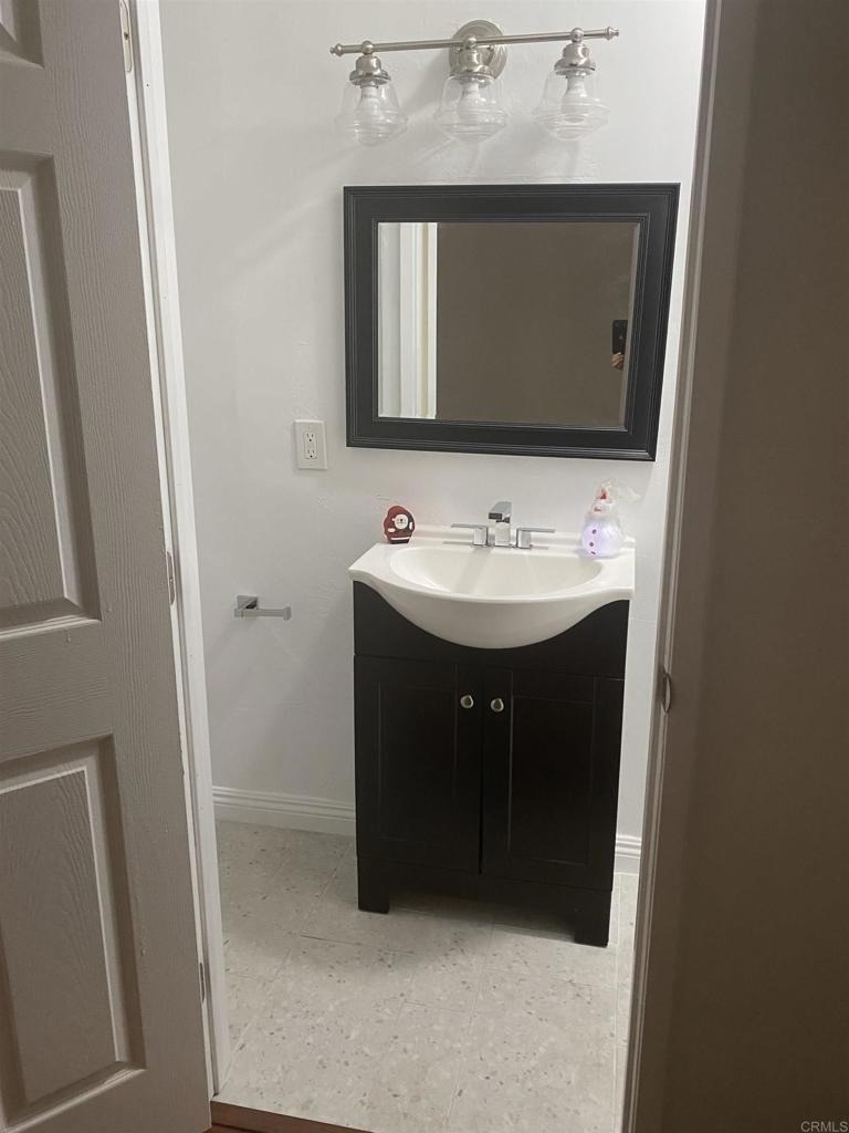 841 40th St. - Photo 9