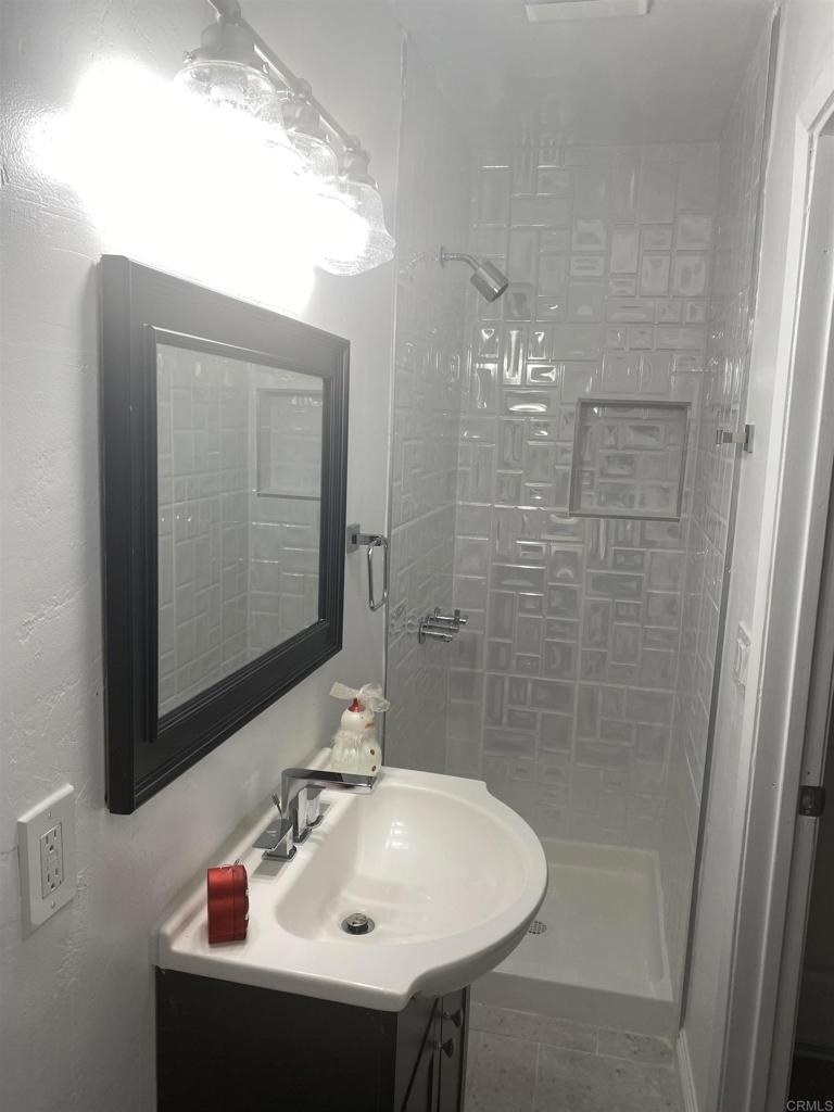 841 40th St. - Photo 8