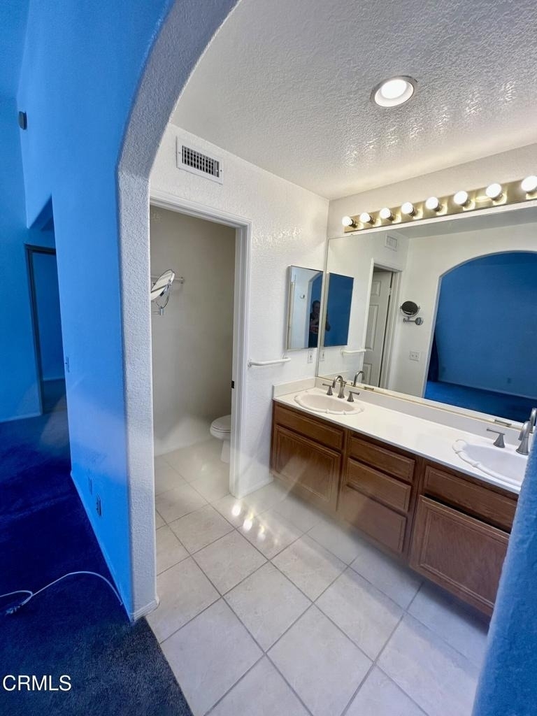 1066 Sheffield Place - Photo 15