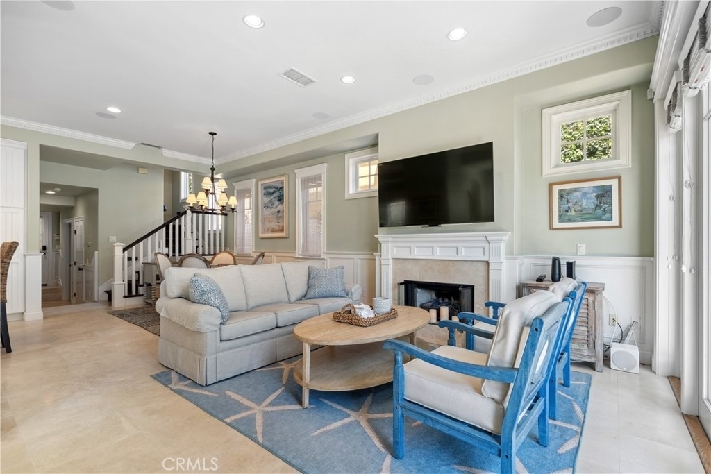 705 Goldenrod Avenue - Photo 3