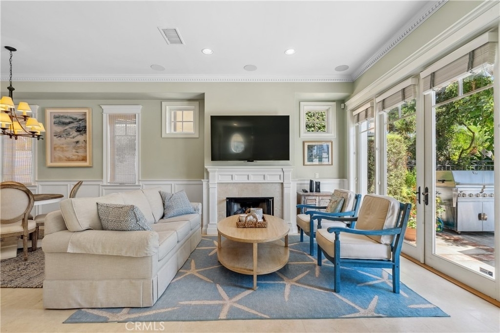705 Goldenrod Avenue - Photo 2