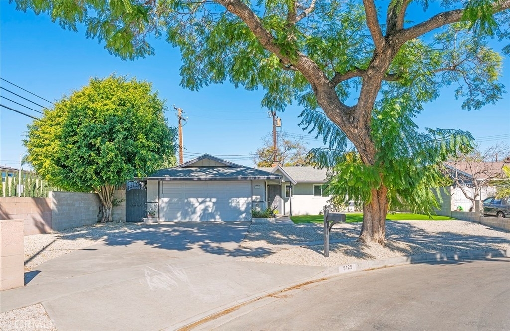 5125 W Crystal - Photo 0