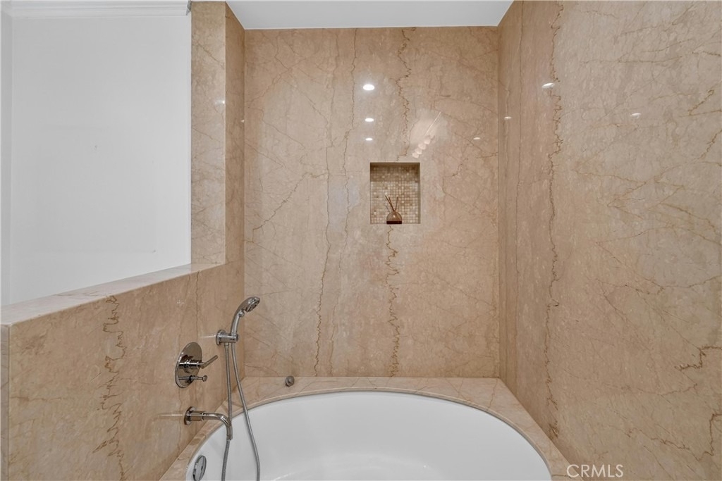 950 Cagney - Photo 23