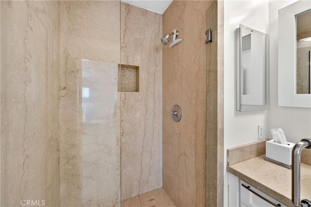 950 Cagney - Photo 25