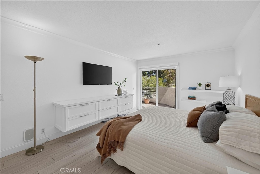 950 Cagney - Photo 8