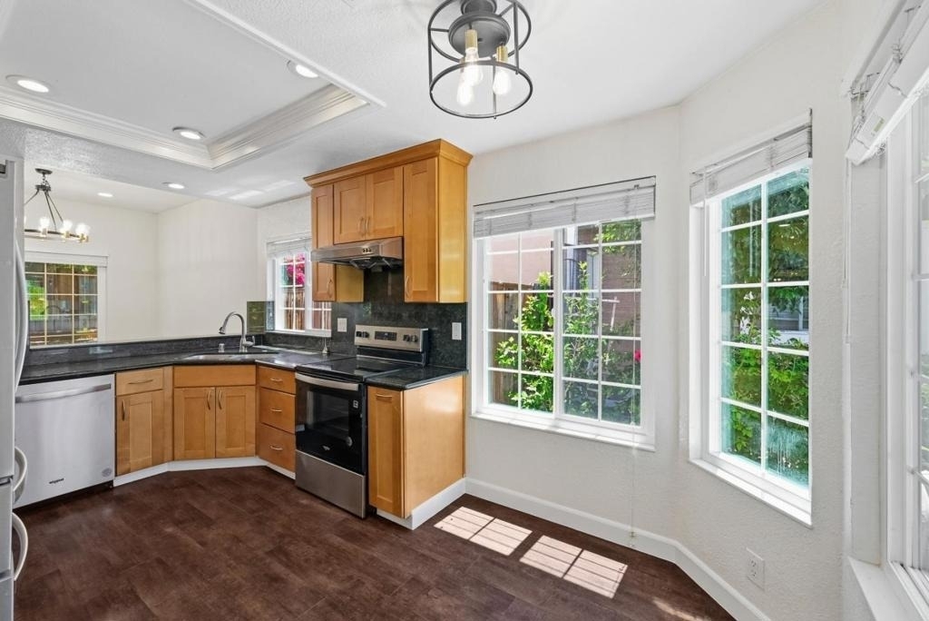 1286 Crestpoint Drive - Photo 11