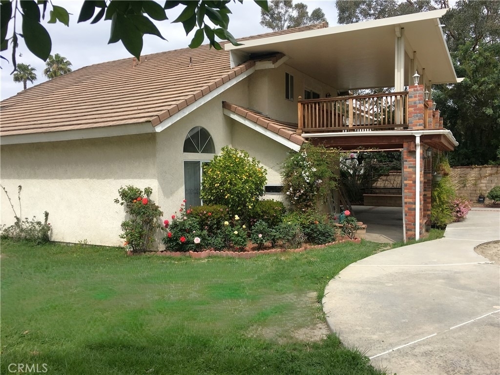 1349 Crestmont - Photo 33