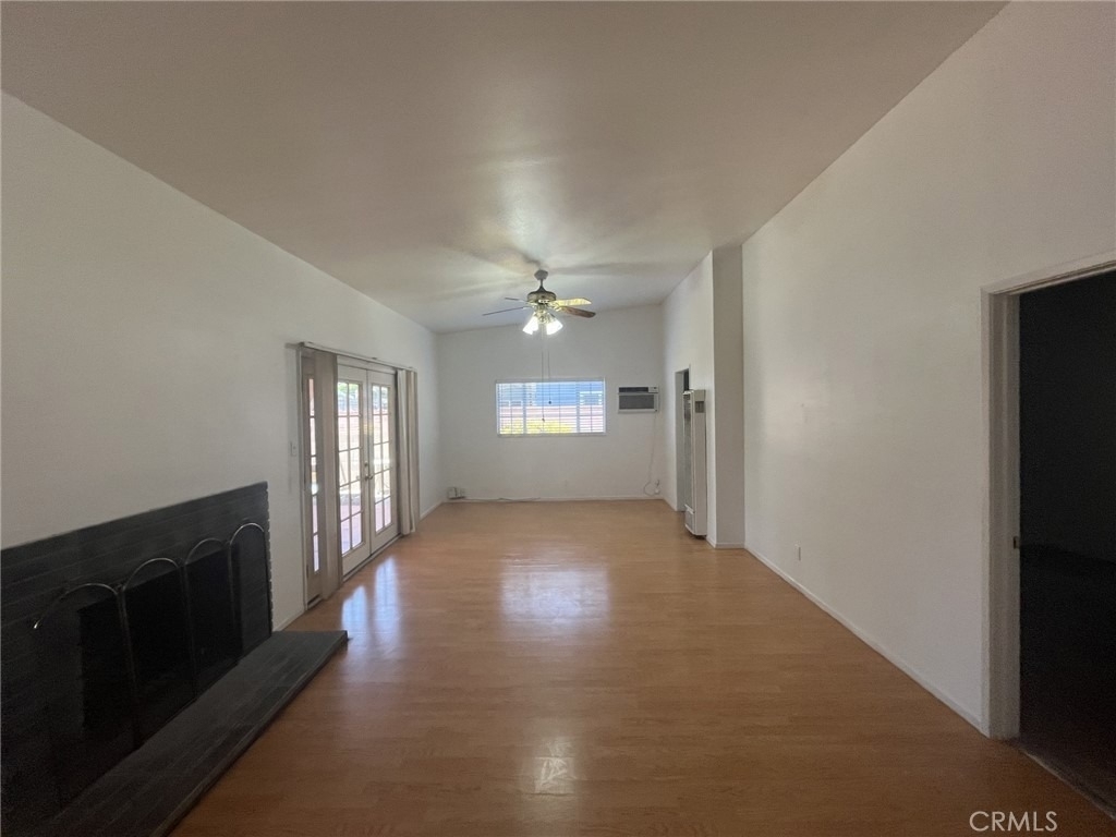 536 Sandsprings - Photo 4
