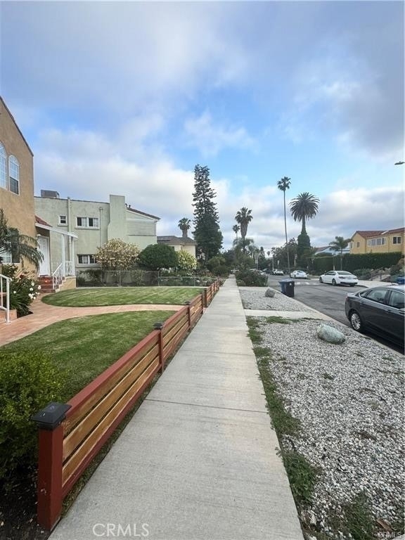1046 S Citrus Avenue - Photo 11