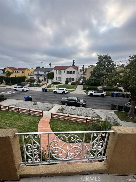 1046 S Citrus Avenue - Photo 18