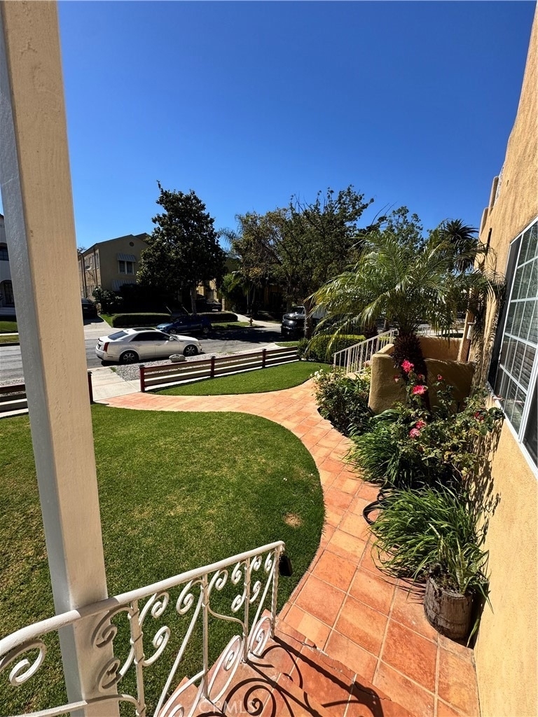 1046 S Citrus Avenue - Photo 54