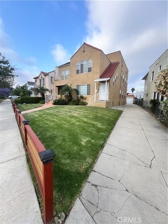 1046 S Citrus Avenue - Photo 3