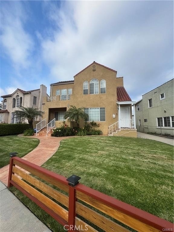 1046 S Citrus Avenue - Photo 1